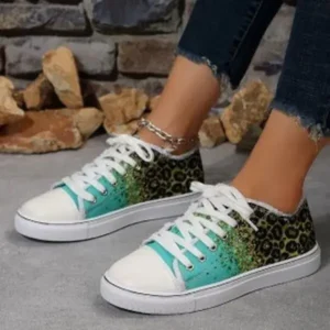 Hillsupshoes Fashion Casual Plus Size Star Round Toe Lace-Up Sneakers